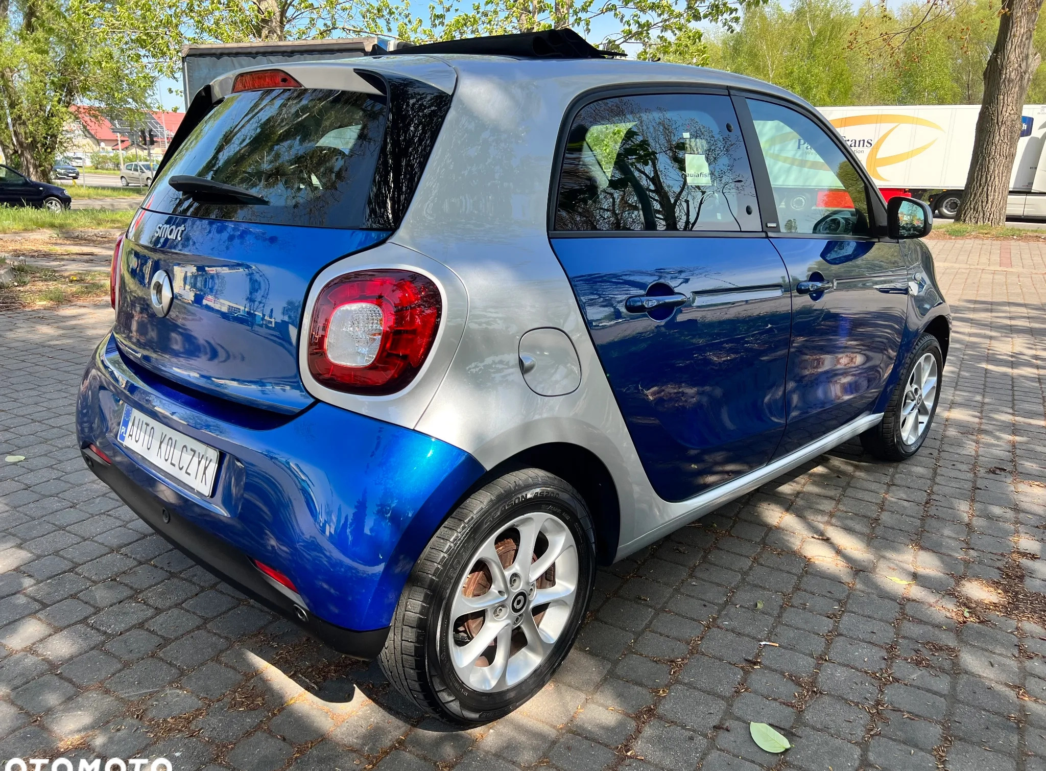 Smart Forfour cena 33999 przebieg: 71000, rok produkcji 2015 z Ząbki małe 301